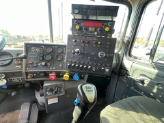 2001 MACK RD690 #1 - Image 7