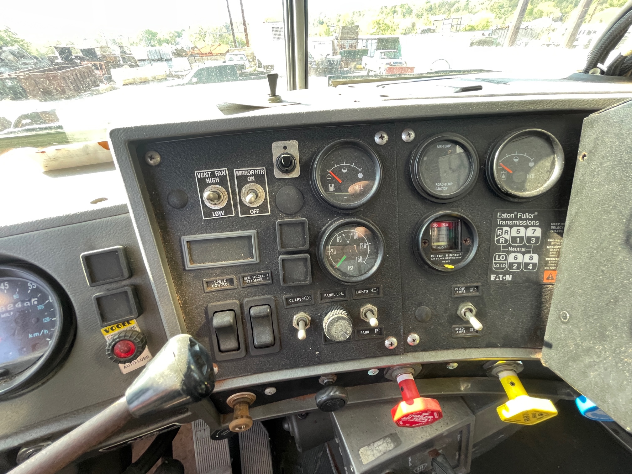 2001 MACK RD690 #1 - view 10 of 49