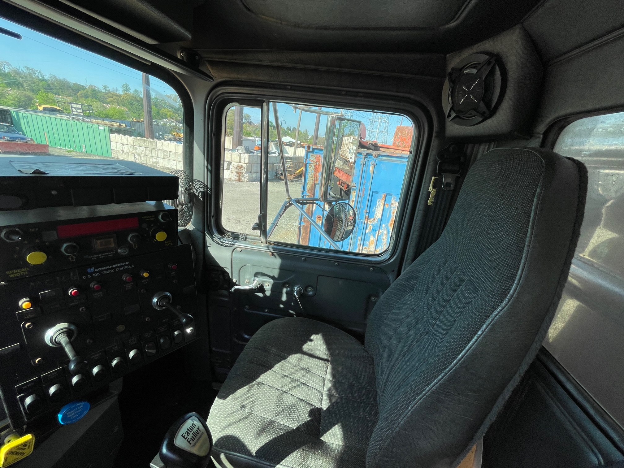 2001 MACK RD690 #1 - view 14 of 49