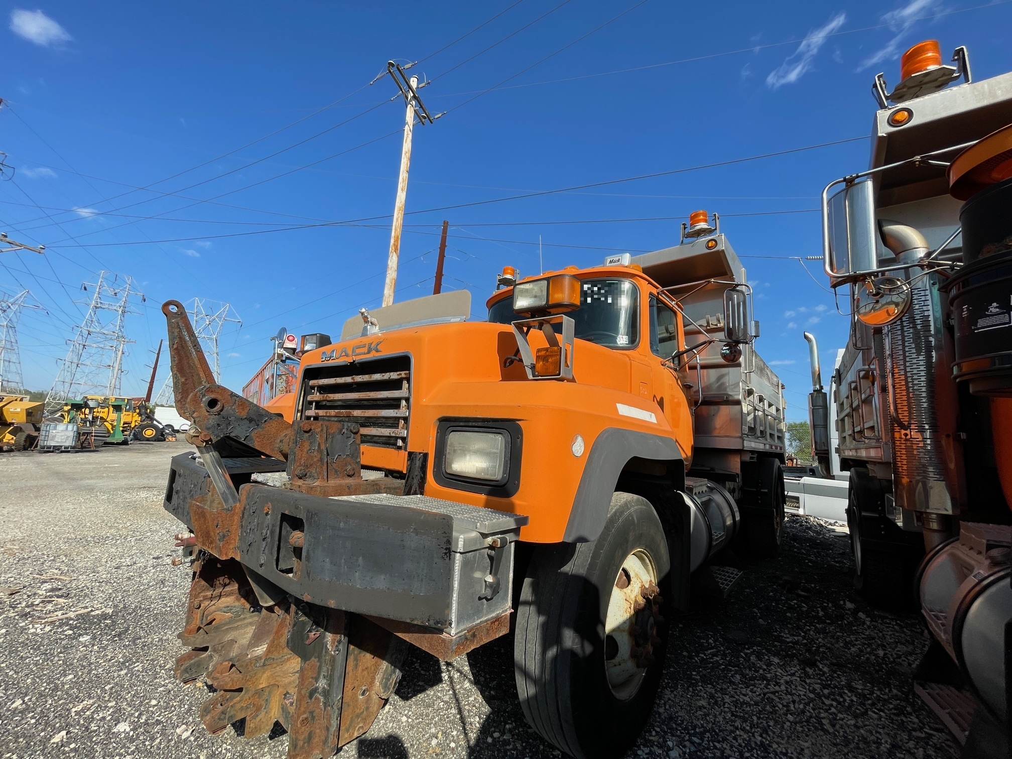 2001 MACK RD690 #1 - view 15 of 49