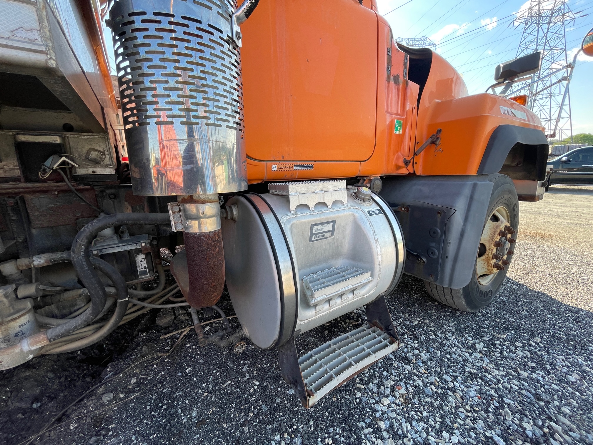 2001 MACK RD690 #1 - Image 28