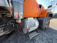 2001 MACK RD690 #1 - Image 28