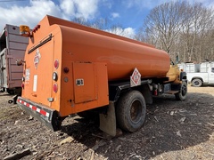 1995 GMC C7500 Fuel Tanker - Image 2