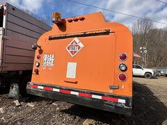 1995 GMC C7500 Fuel Tanker - Image 4