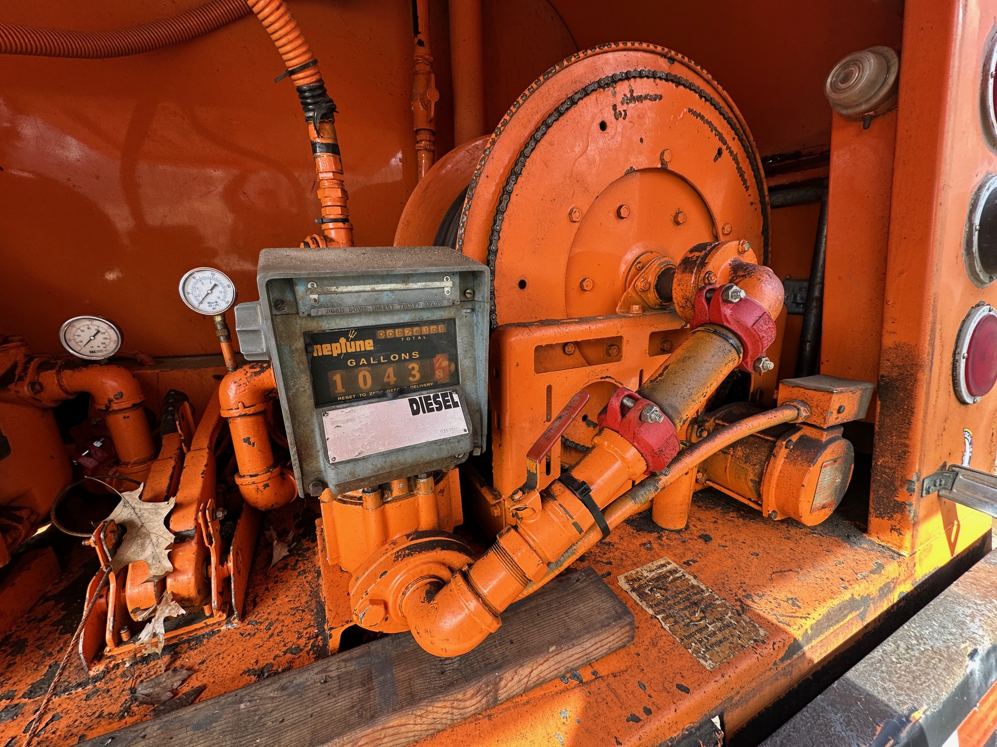 1995 GMC C7500 Fuel Tanker - Image 12