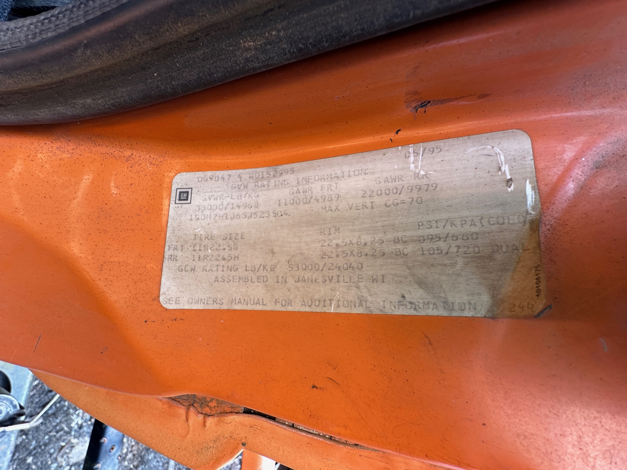 1995 GMC C7500 Fuel Tanker - Image 21