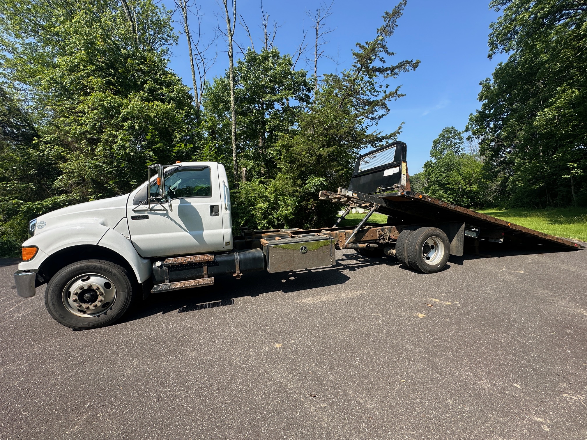 2009 FORD F750 Rollback - Image 26