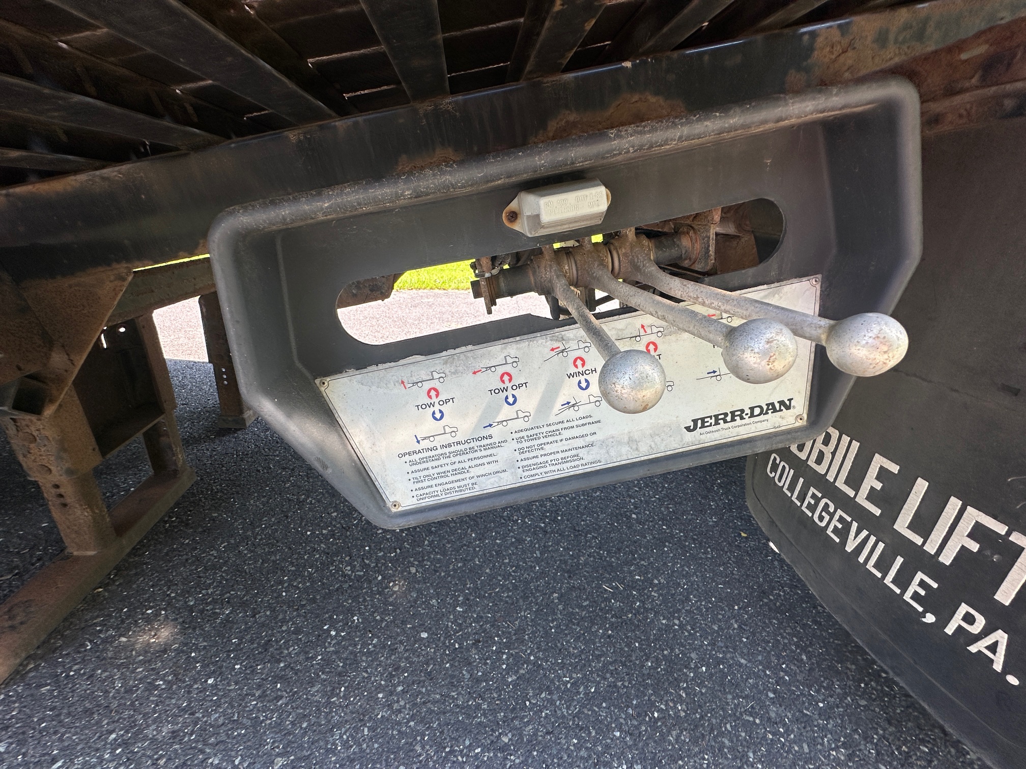 2009 FORD F750 Rollback - Image 35