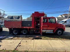 2000 FREIGHTLINER FL70 - Image 2