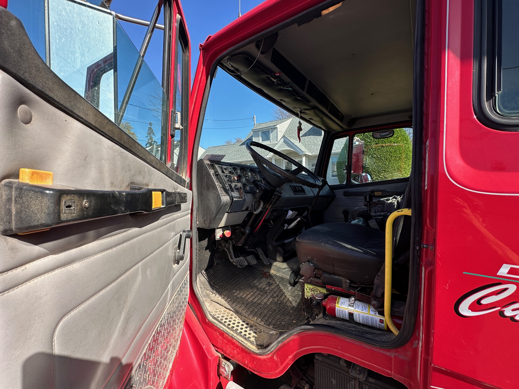 2000 FREIGHTLINER FL70 - view 14 of 38