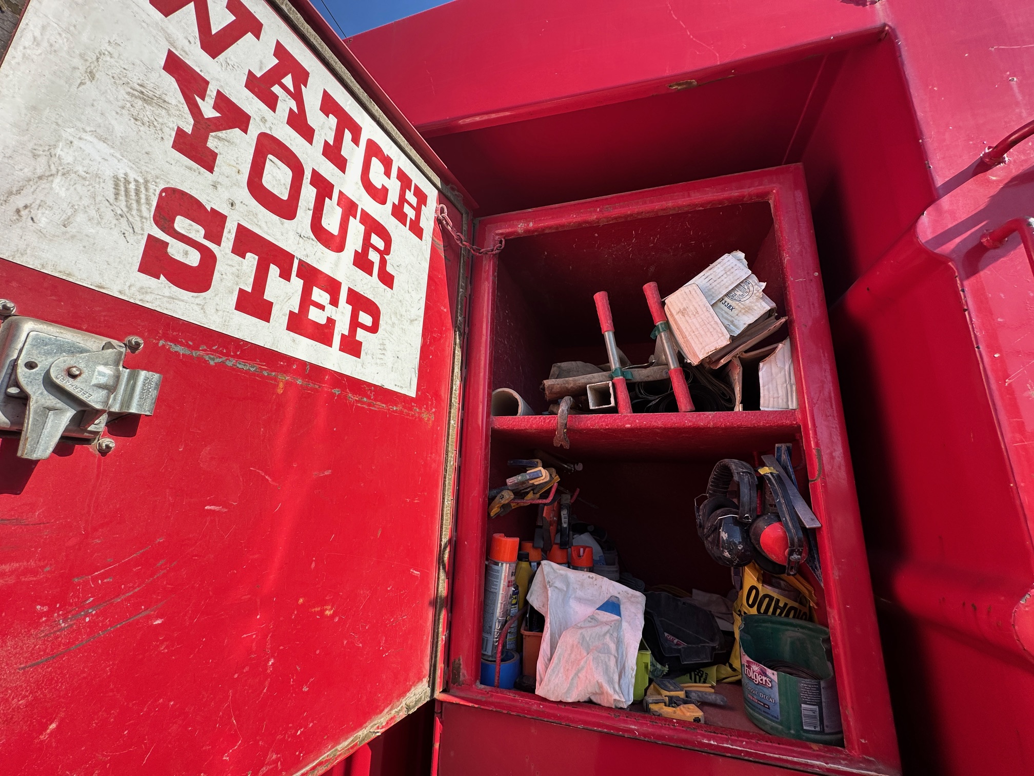 2000 FREIGHTLINER FL70 - view 18 of 38