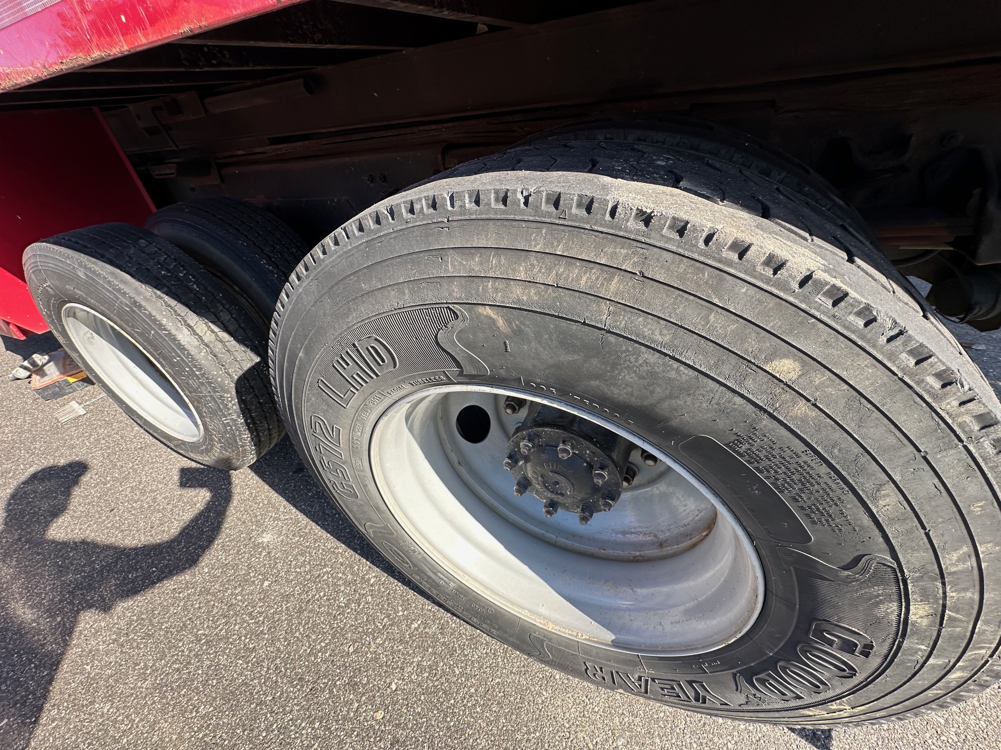 2000 FREIGHTLINER FL70 - Image 21