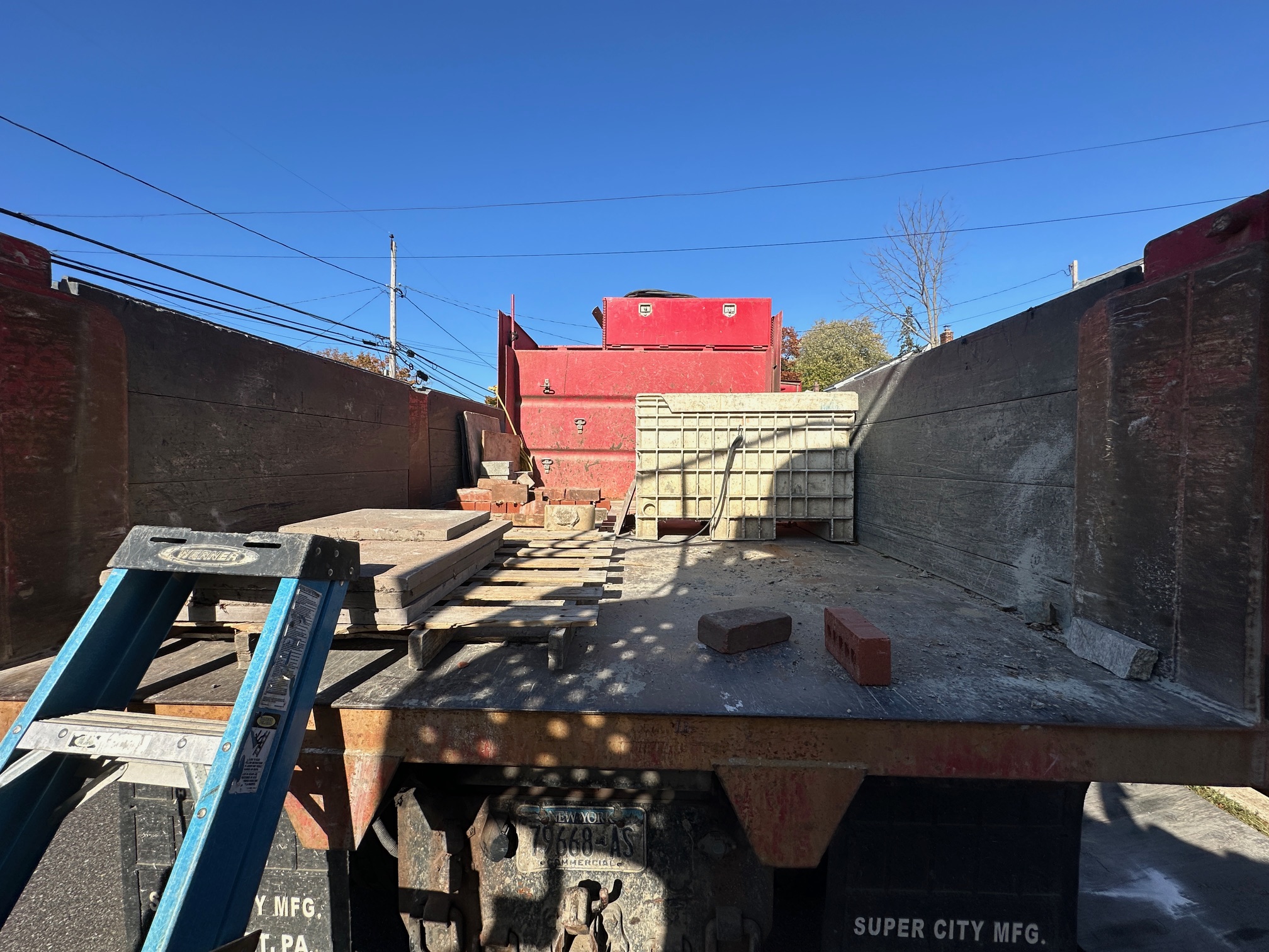 2000 FREIGHTLINER FL70 - Image 23