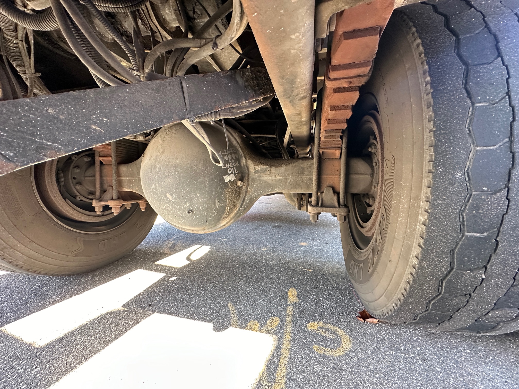 2000 FREIGHTLINER FL70 - Image 27