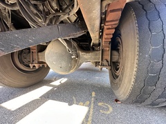 2000 FREIGHTLINER FL70 - Image 27