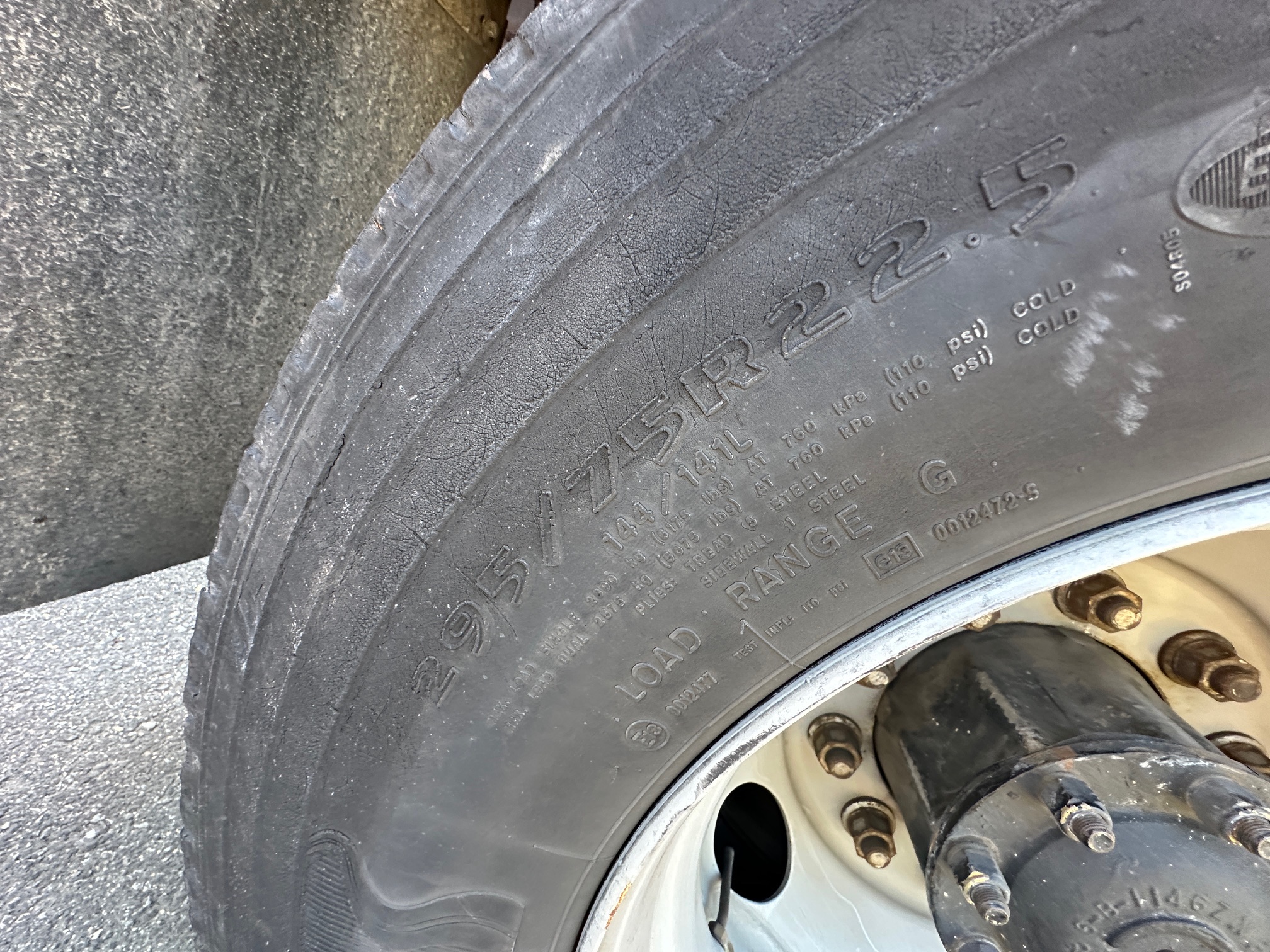 2000 FREIGHTLINER FL70 - Image 28