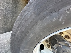 2000 FREIGHTLINER FL70 - Image 28