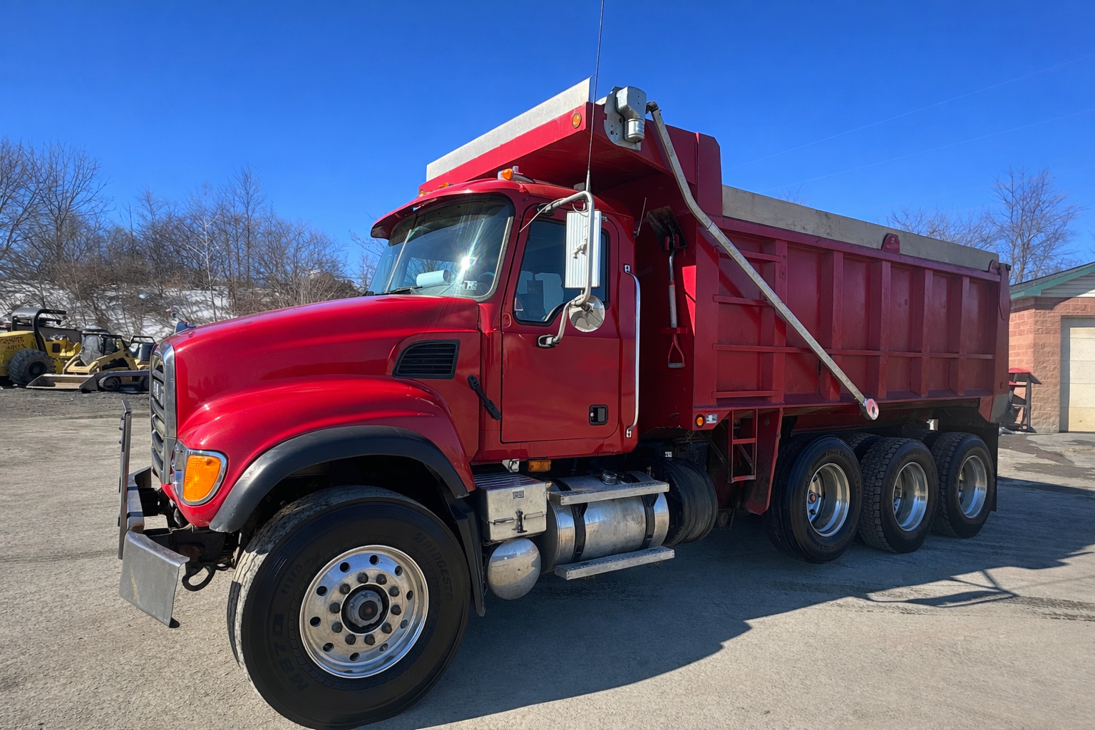 2003 MACK Granite CV713 - Image 2