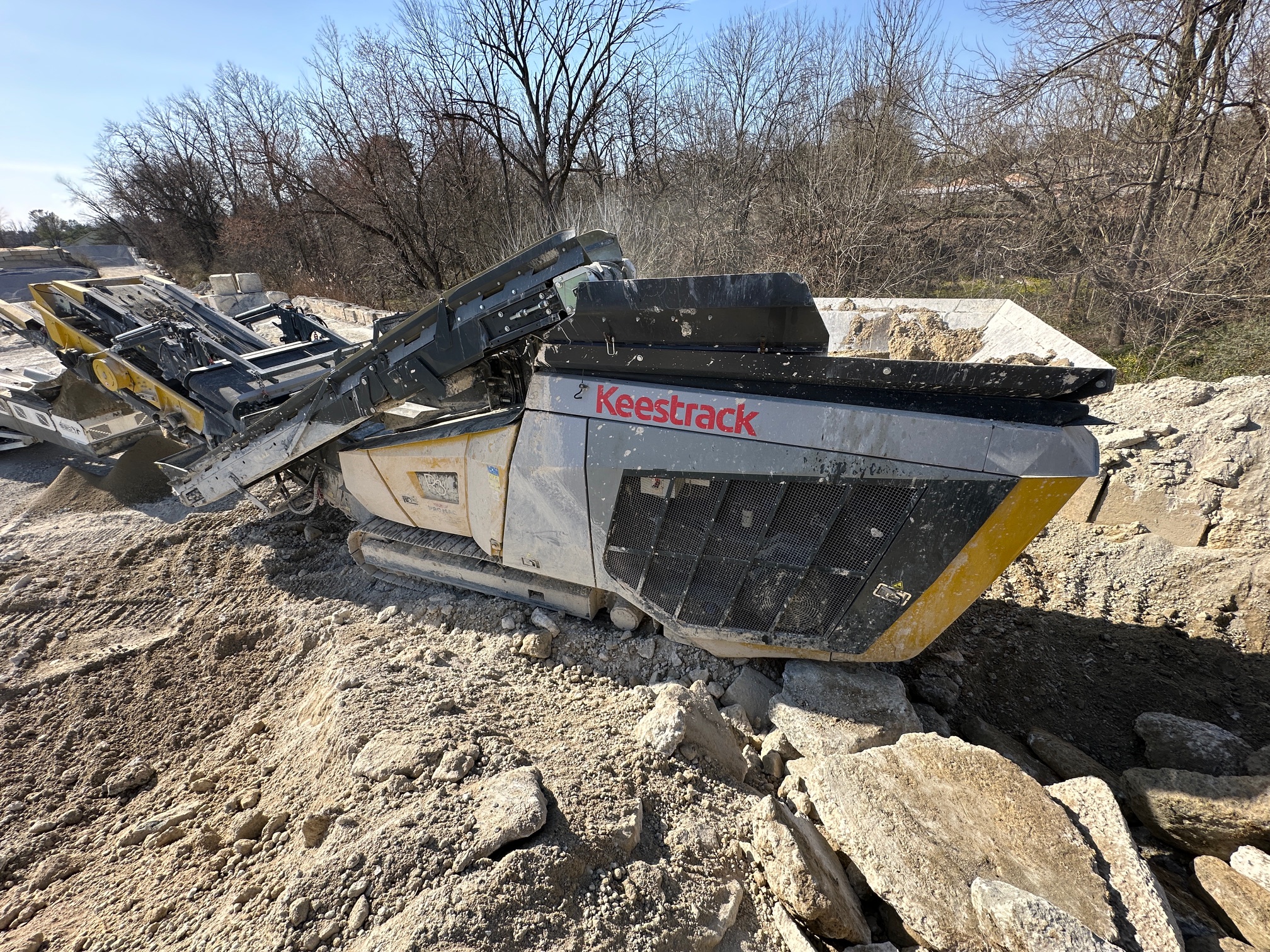 2022 KEESTRACK R3H - view 1 of 24