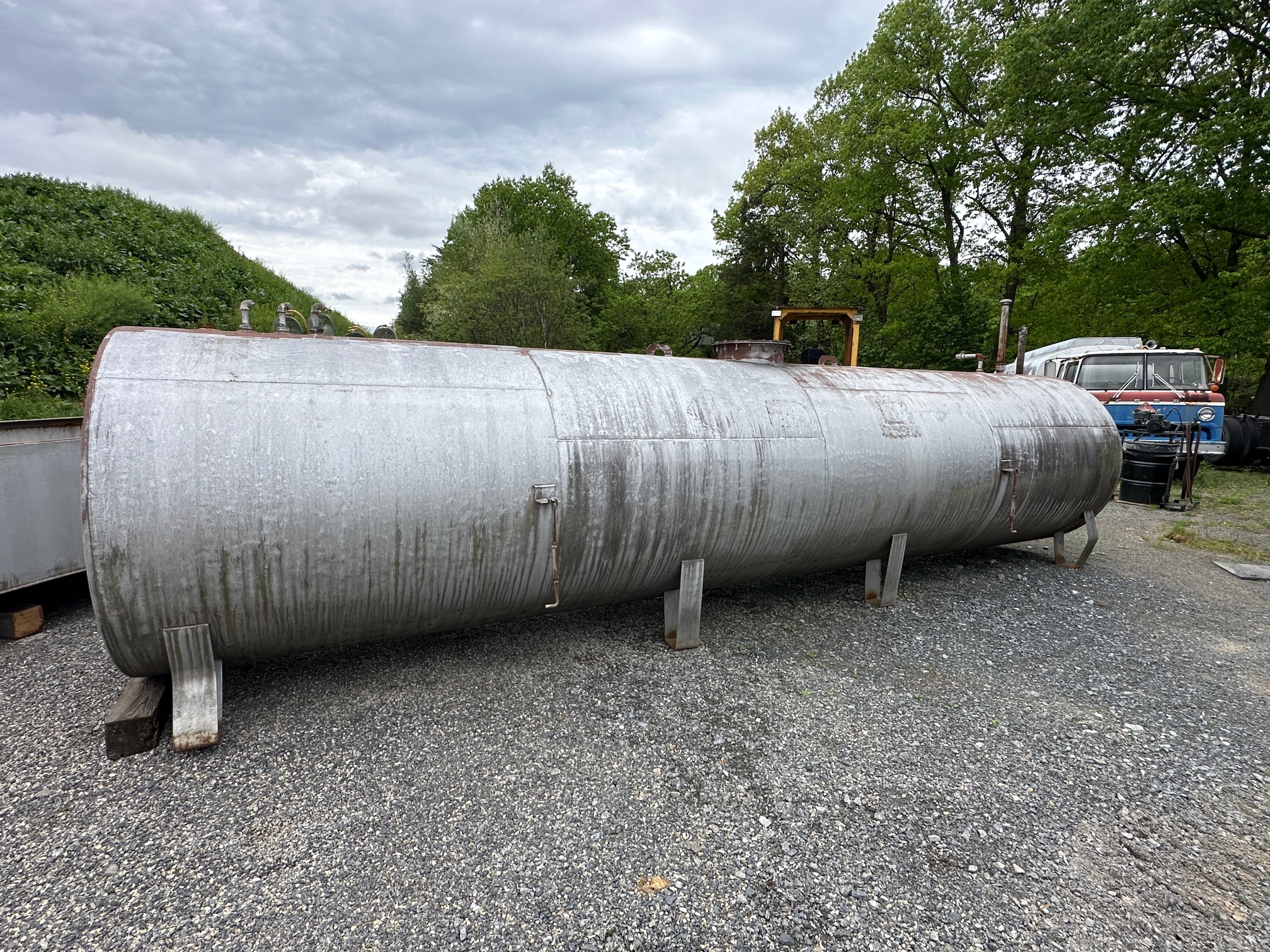 1999 CUSTOM BUILT 4,000ga Diesel TANK - view 8 of 19