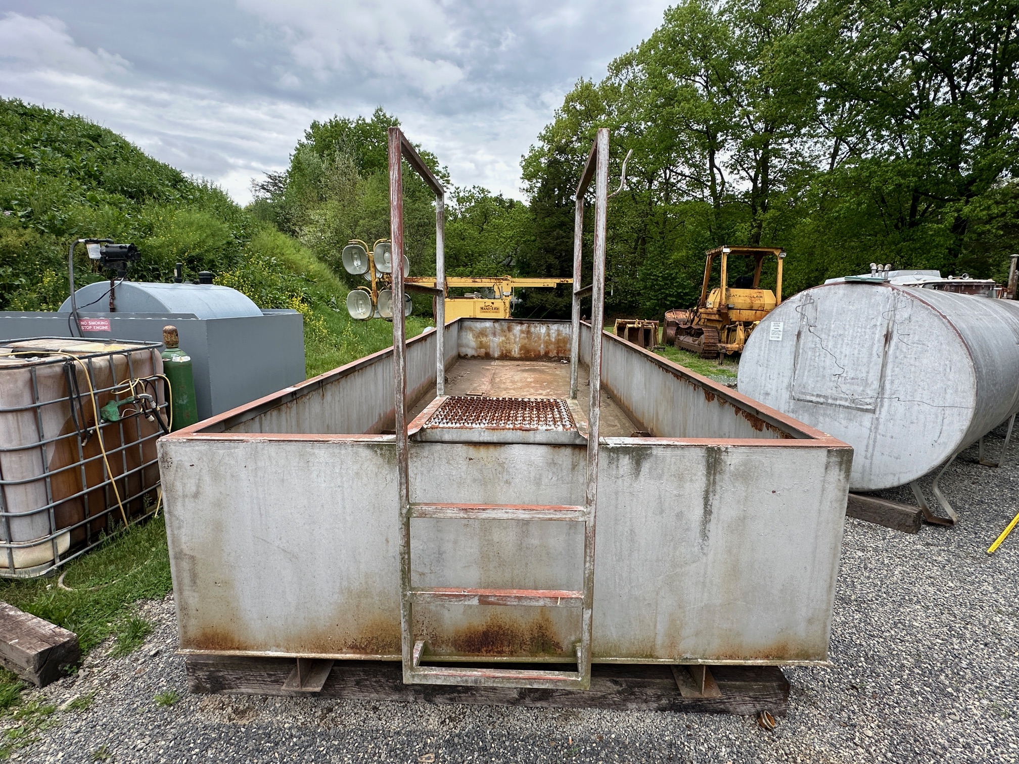 1999 CUSTOM BUILT 4,000ga Diesel TANK - view 10 of 19