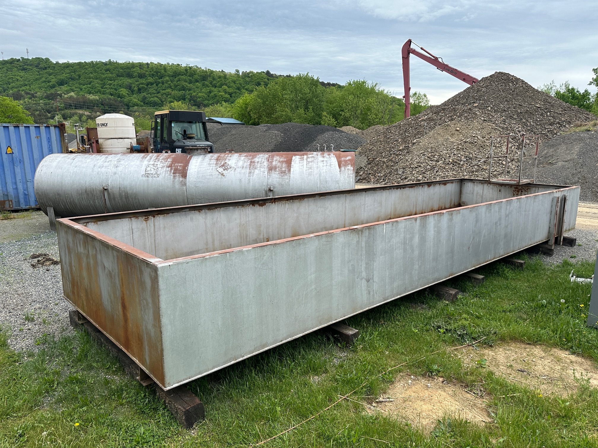 1999 CUSTOM BUILT 4,000ga Diesel TANK - view 1 of 19