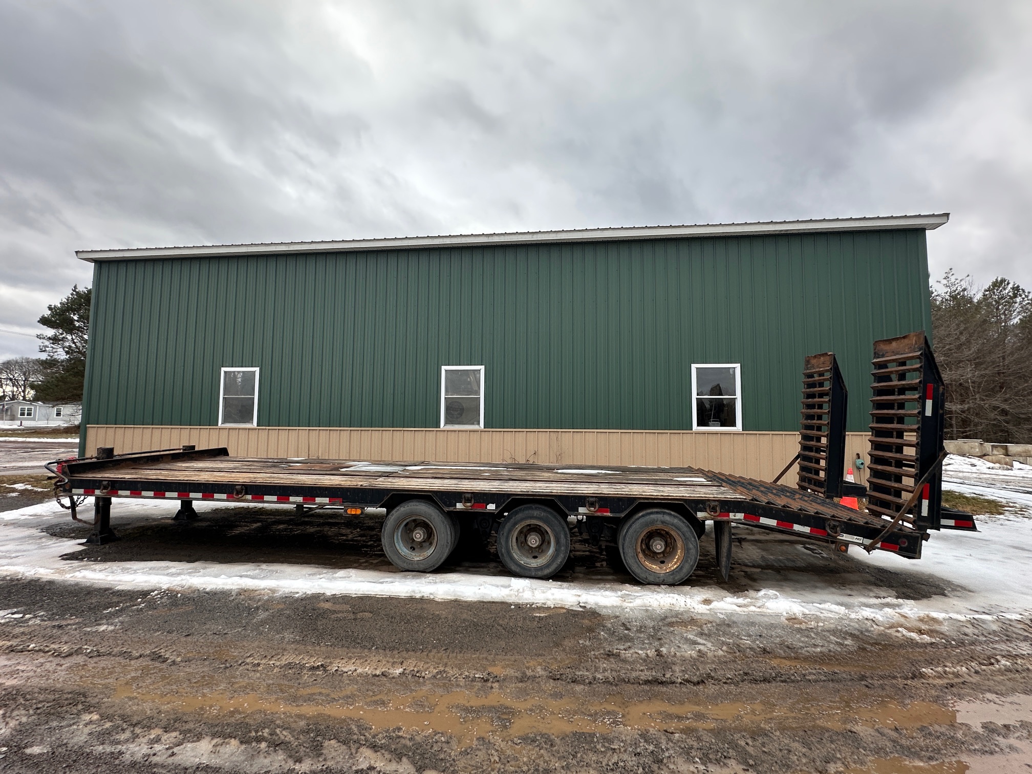 2019  Make: Rampage Model 25t Trailer - view 8 of 29