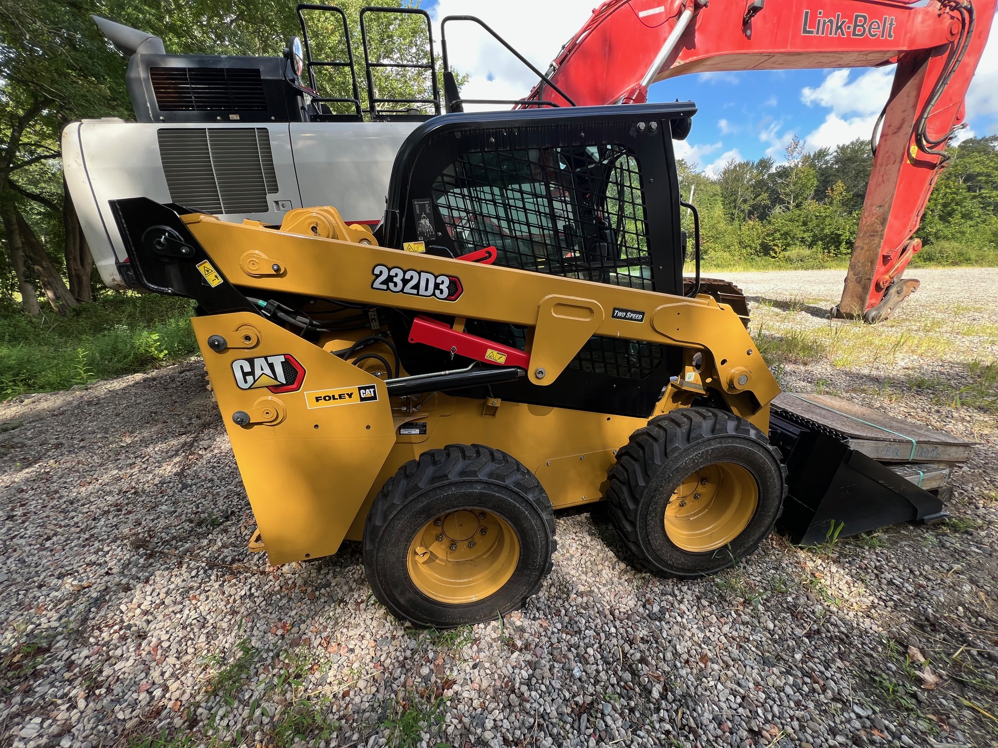 2023 CATERPILLAR 232 D3 - view 2 of 18