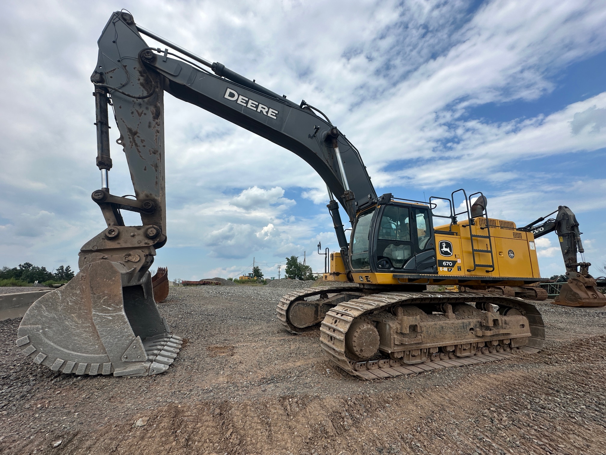 2023 DEERE 670P - Image 2