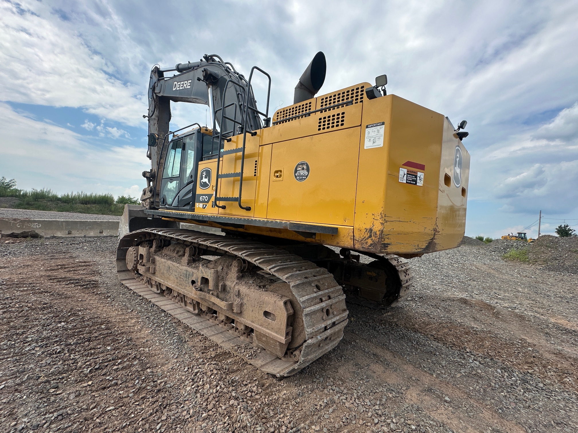 2023 DEERE 670P - Image 3