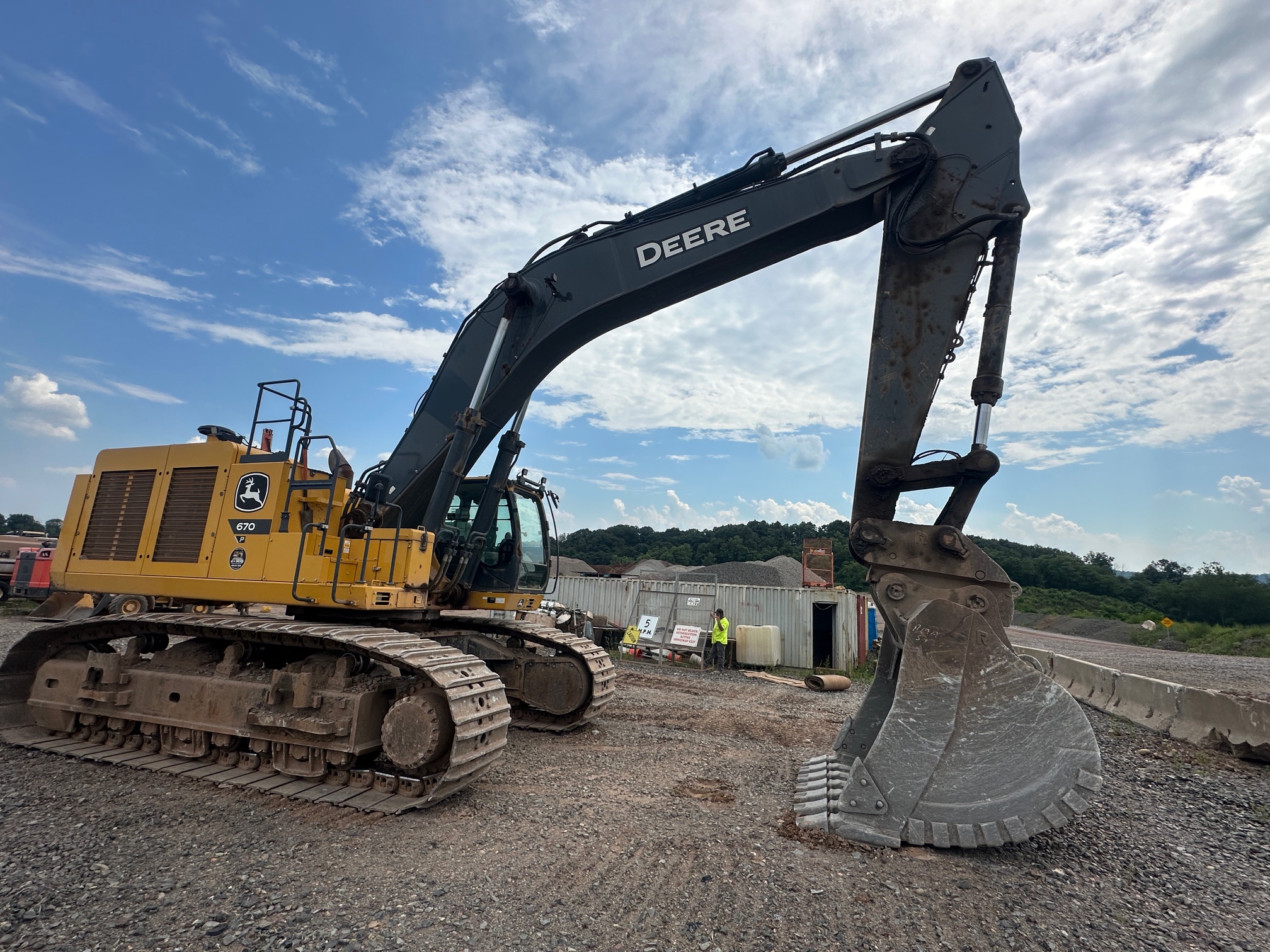 2023 DEERE 670P - Image 9