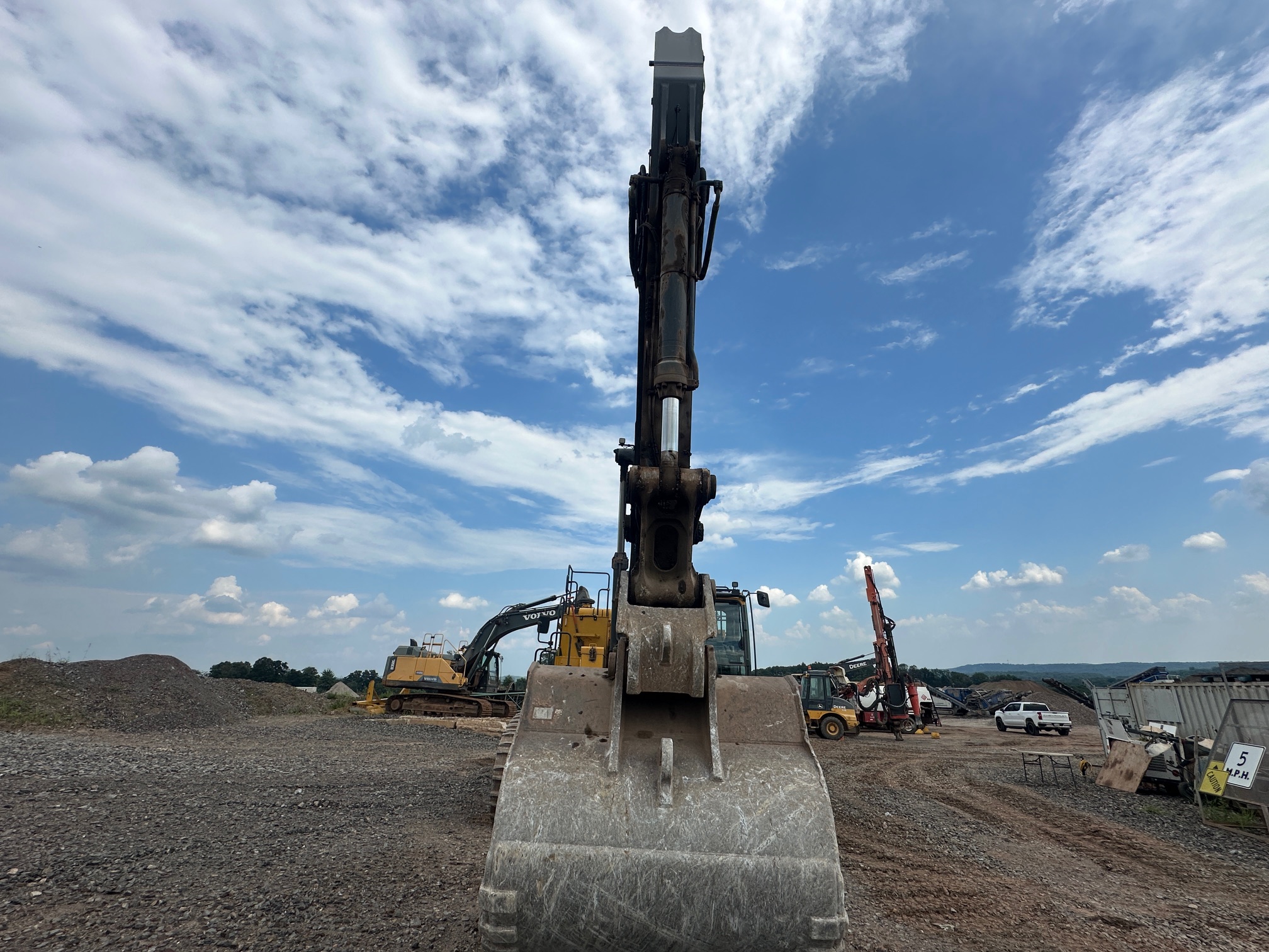 2023 DEERE 670P - Image 11