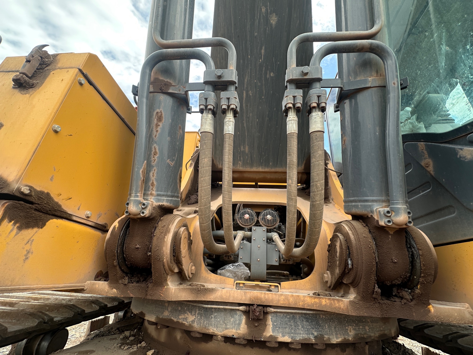 2023 DEERE 670P - view 17 of 43