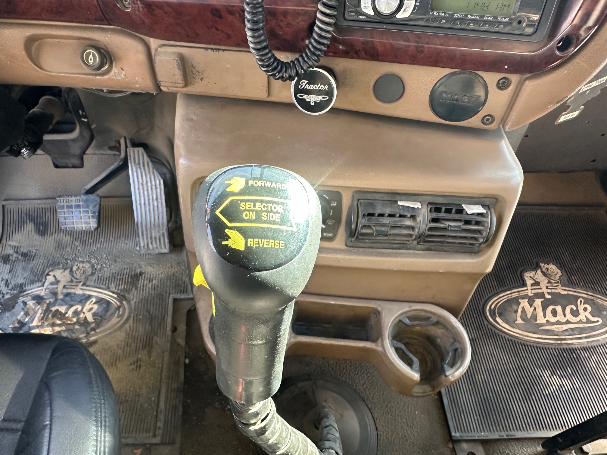 2005 MACK CV713 - Image 14