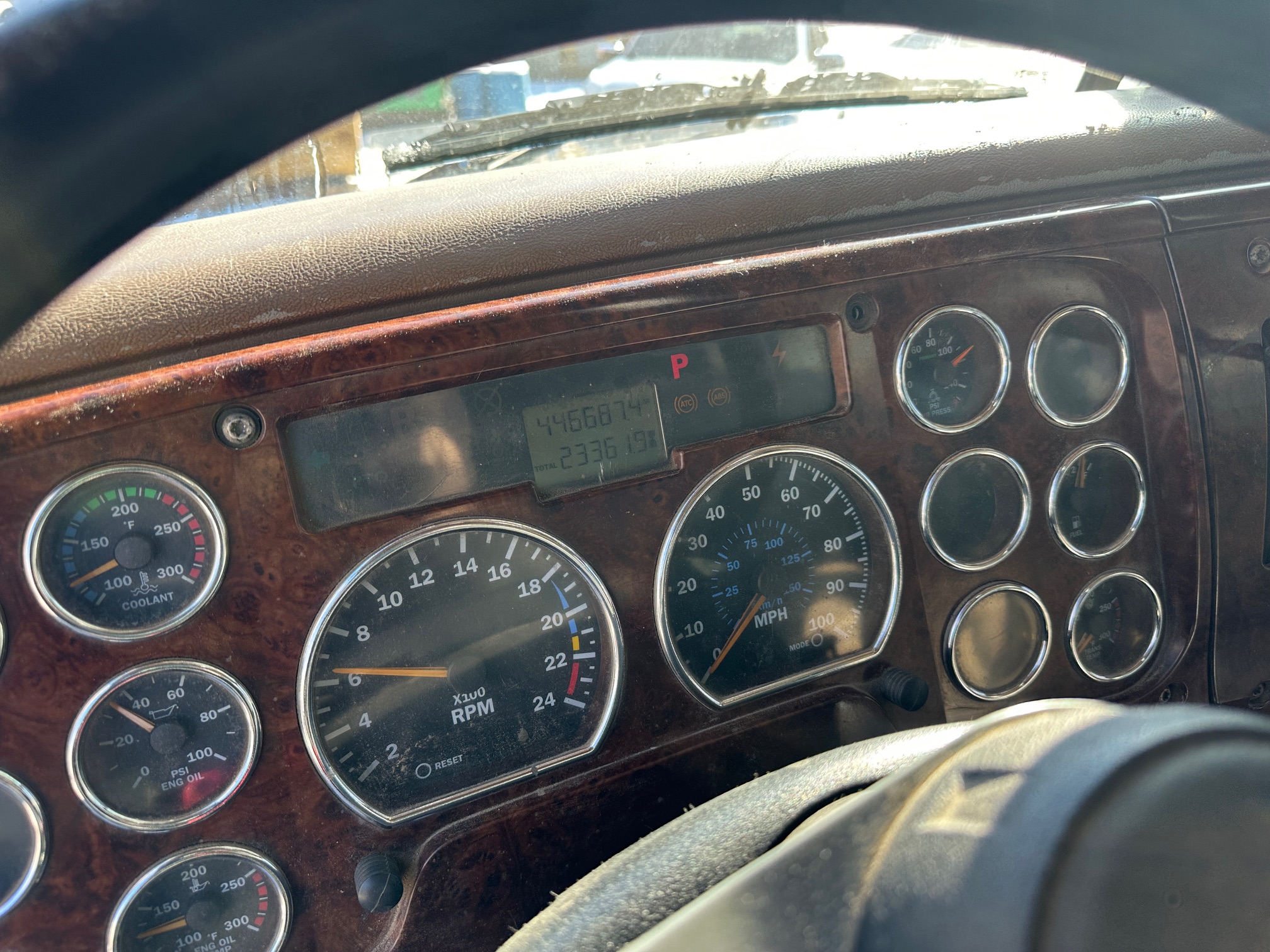 2005 MACK CV713 - Image 17