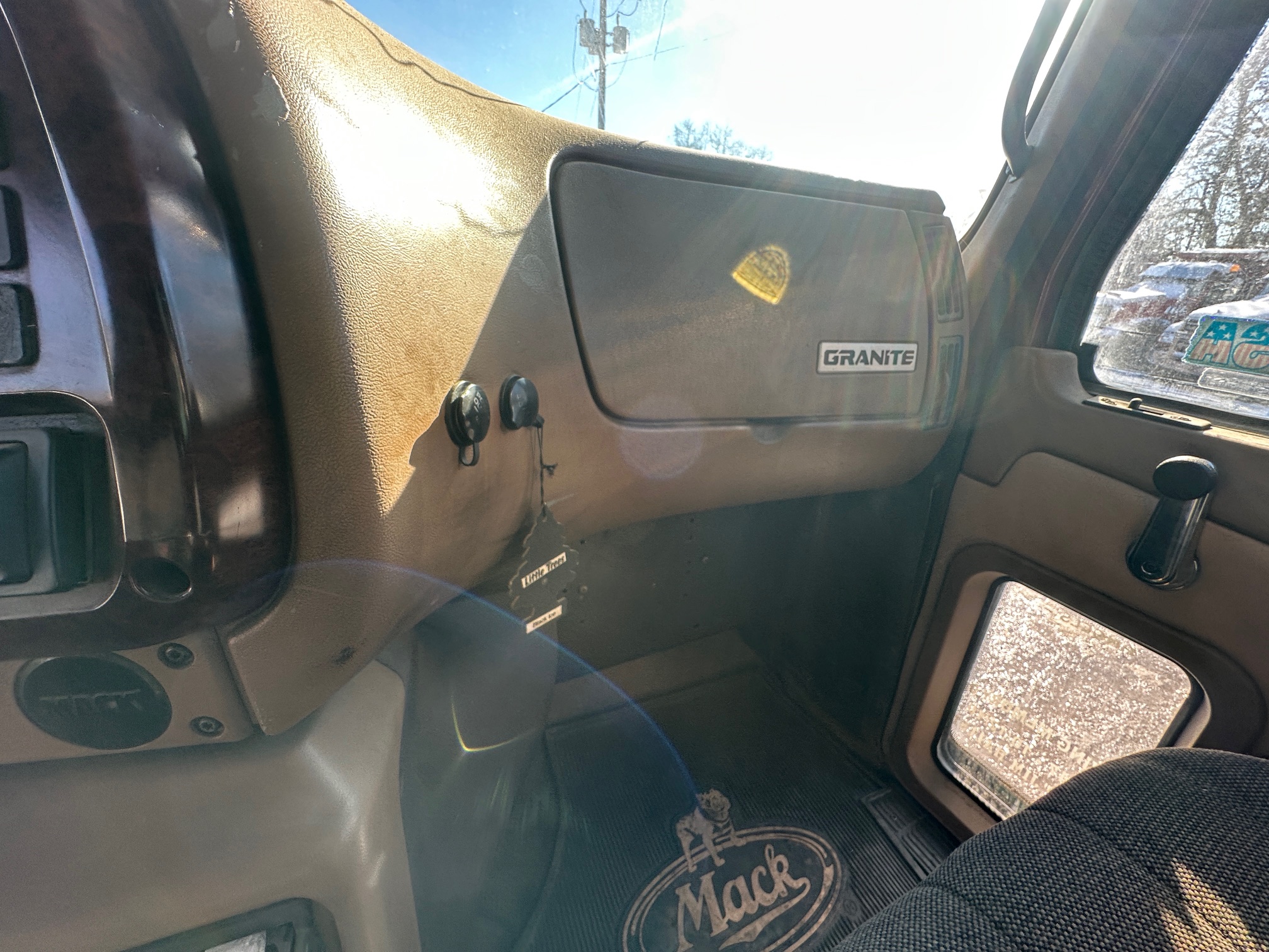 2005 MACK CV713 - Image 20