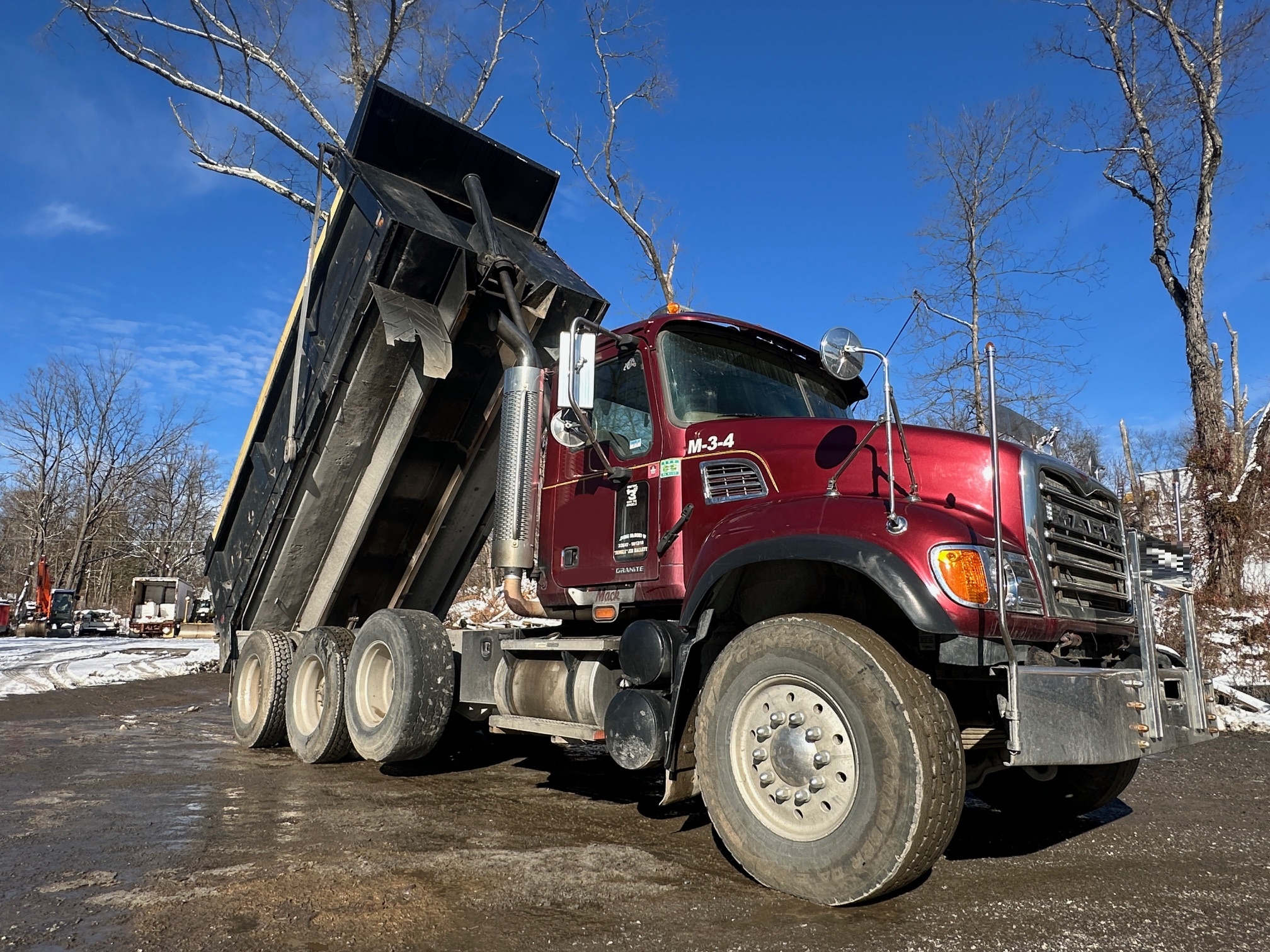 2005 MACK CV713
