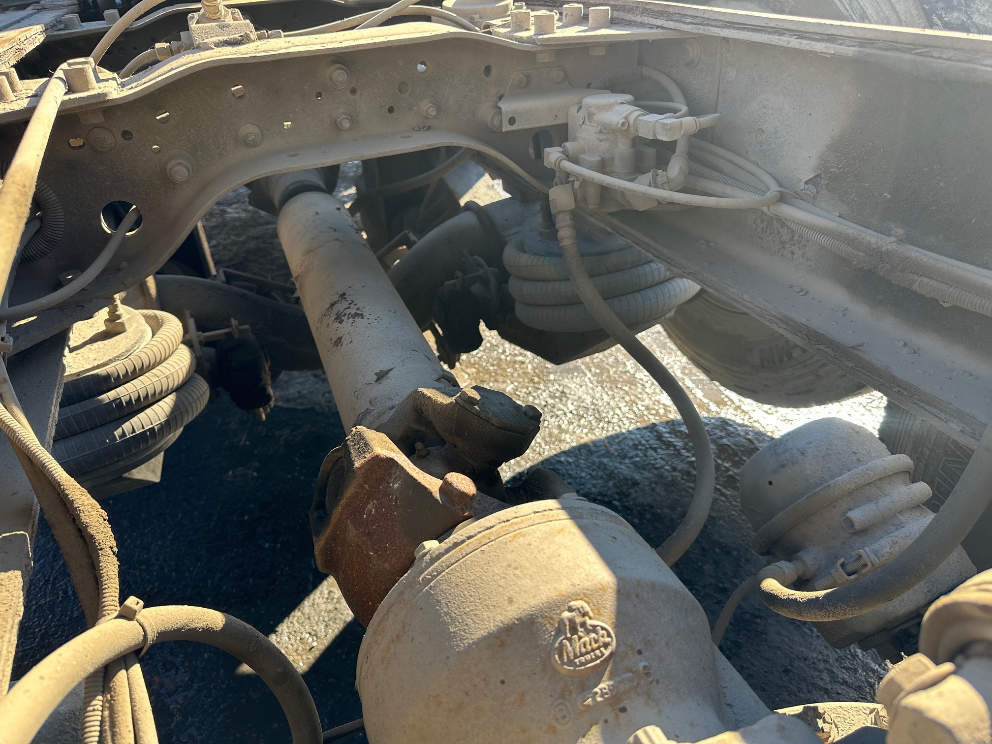 2005 MACK CV713 - Image 31