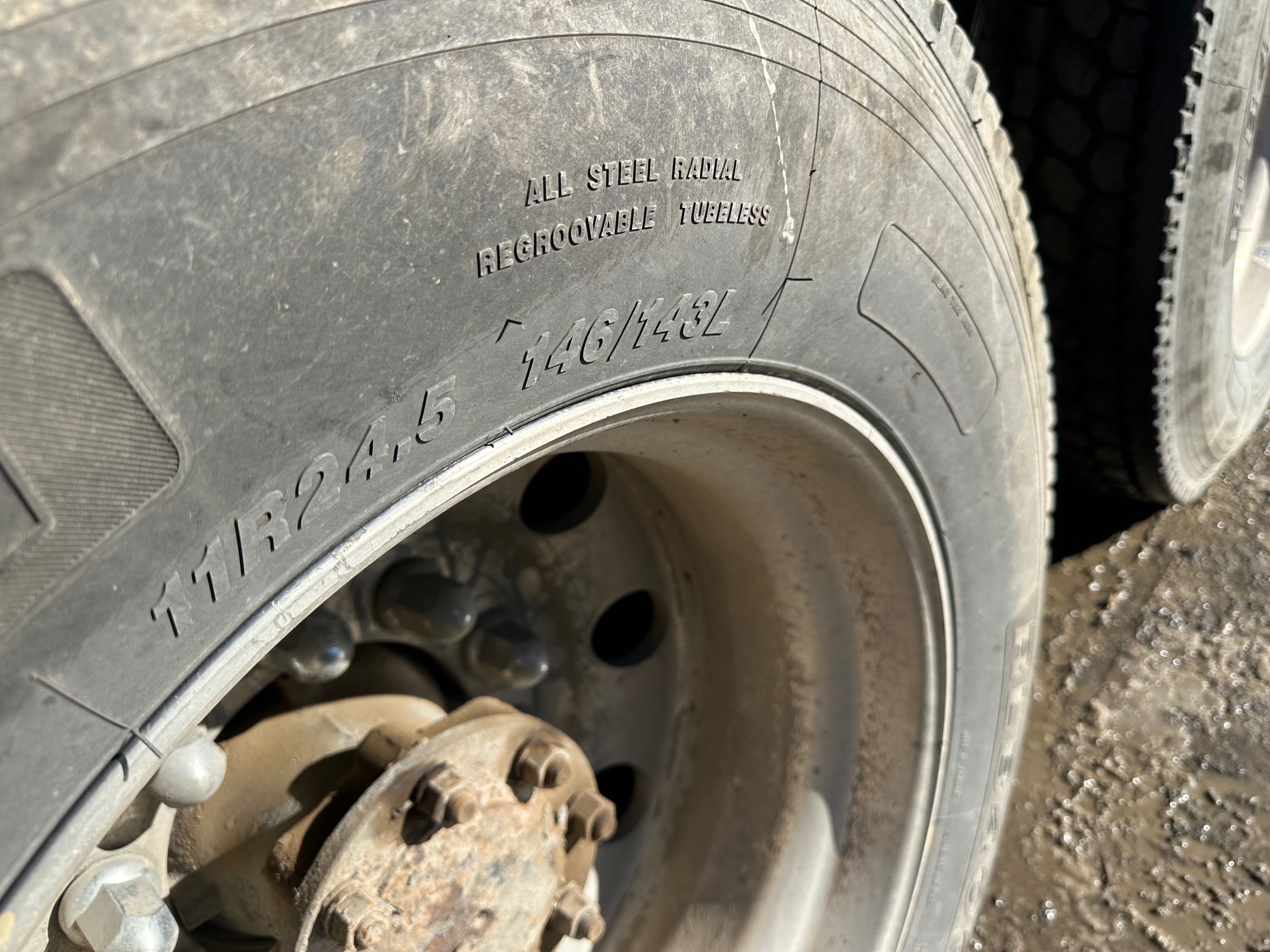 2005 MACK CV713 - Image 35