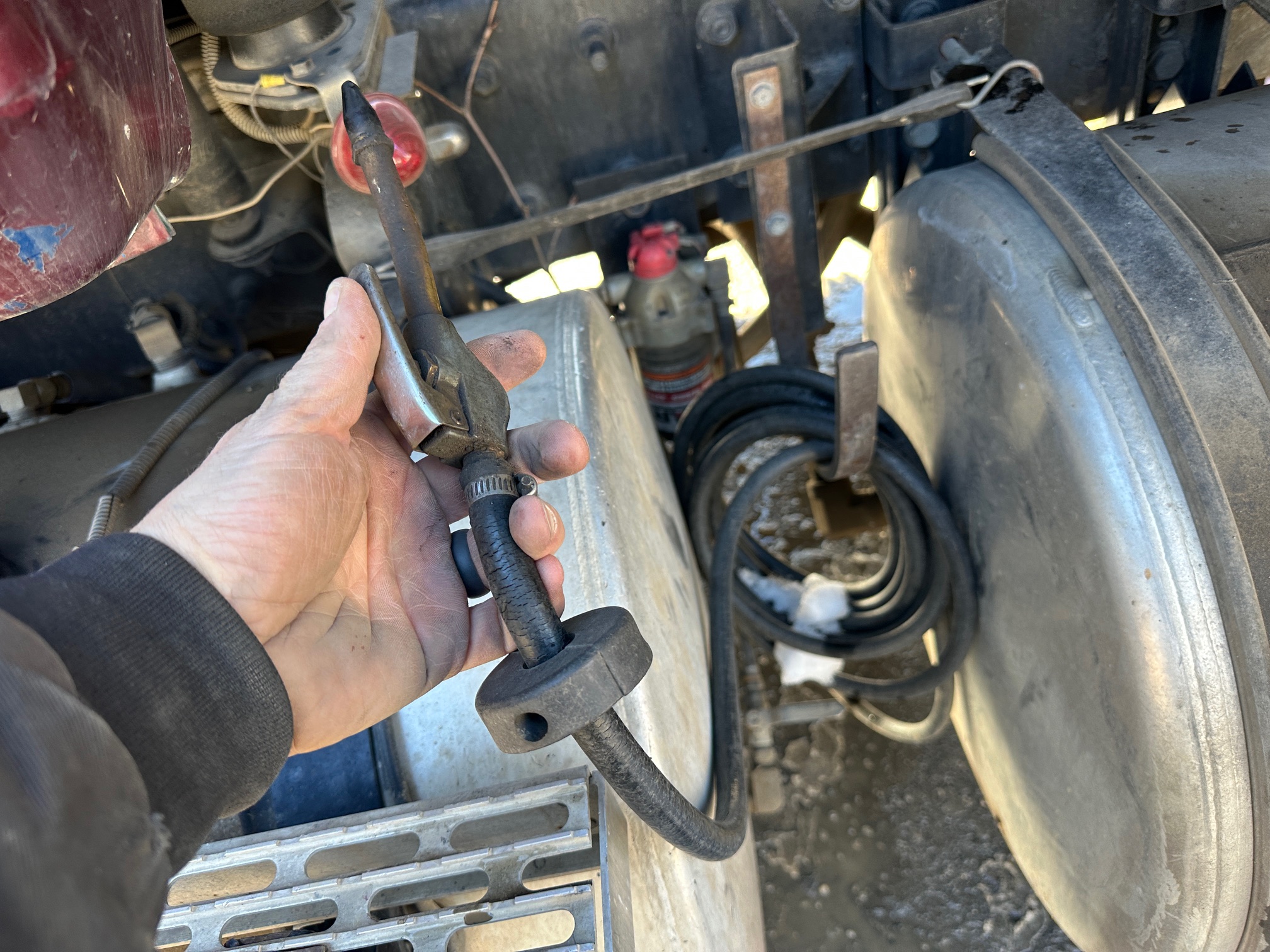 2005 MACK CV713 - Image 44