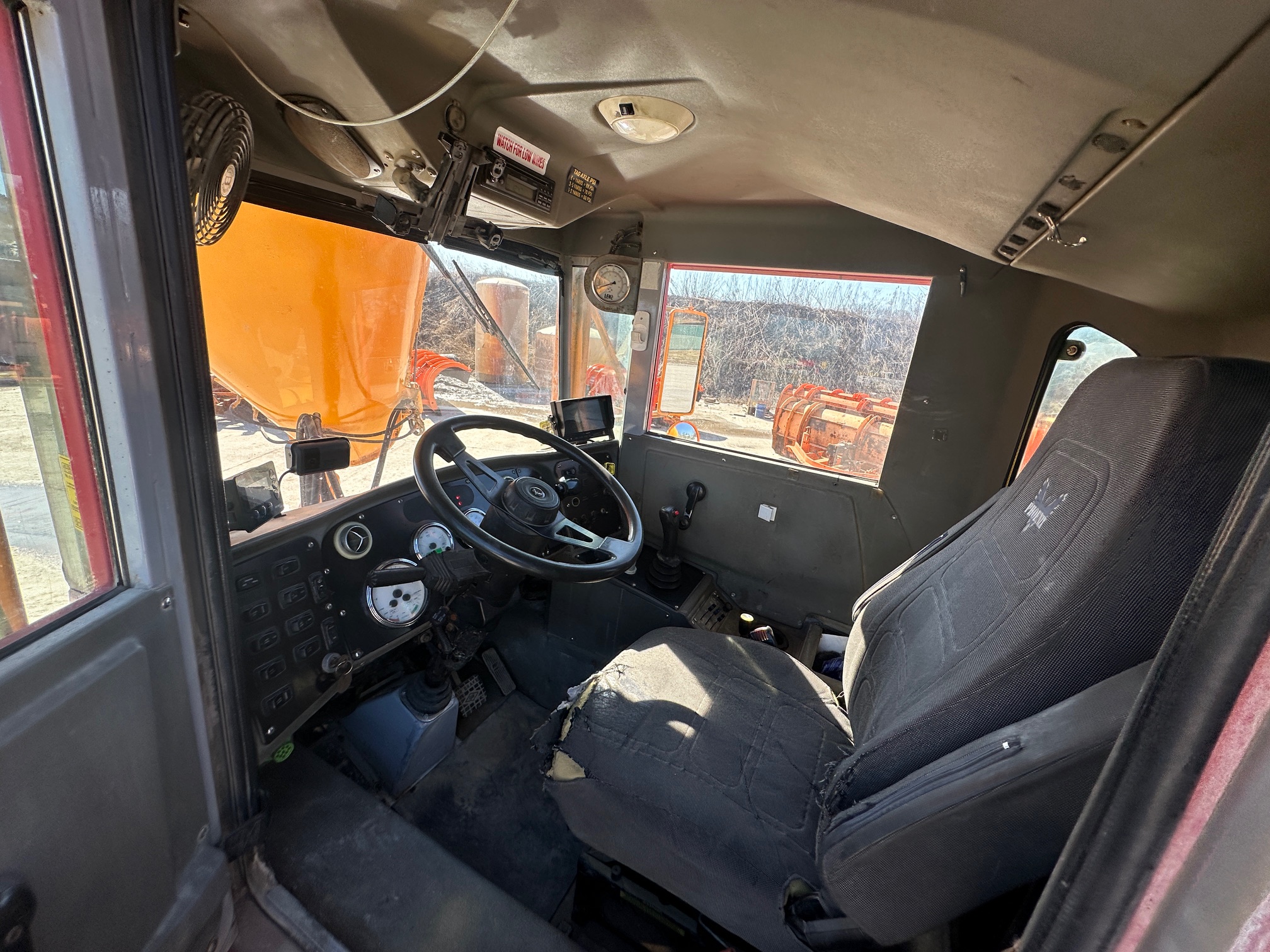 2016 PHOENIX Front Discharge Mixer - view 14 of 54