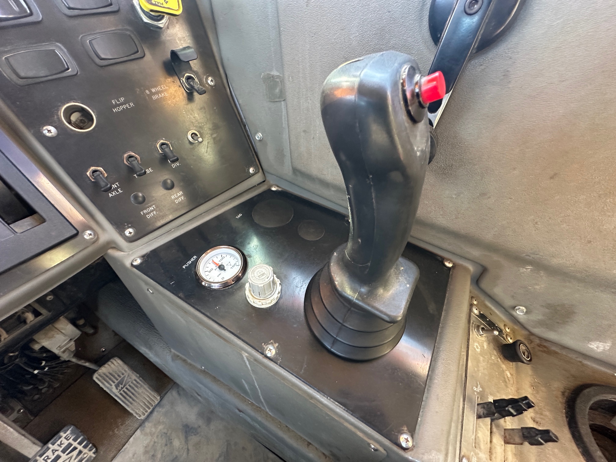 2016 PHOENIX Front Discharge Mixer - view 19 of 54