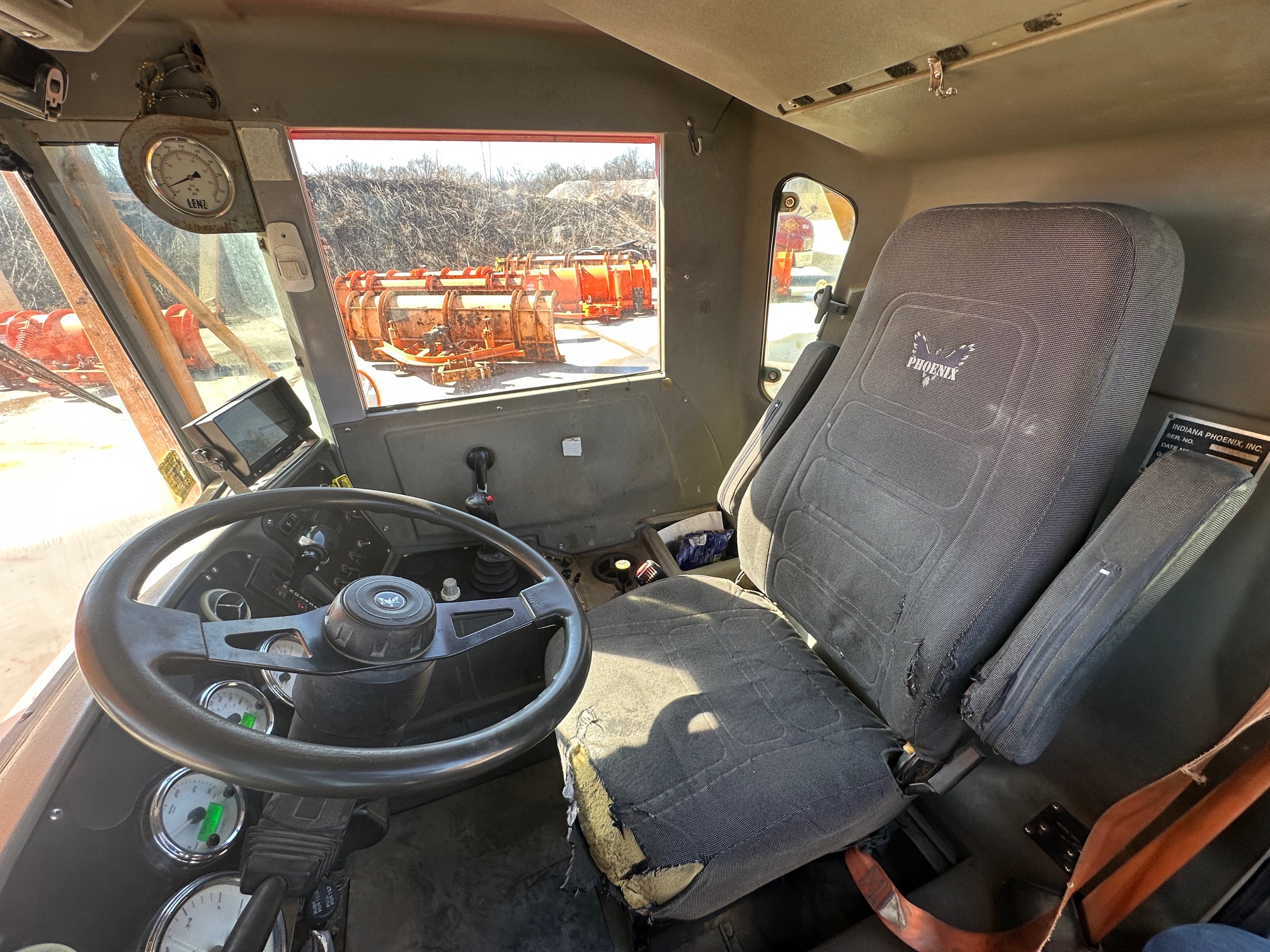 2016 PHOENIX Front Discharge Mixer - Image 23