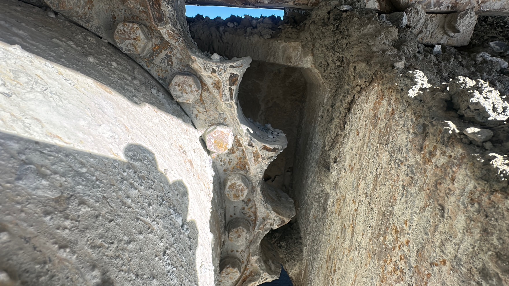 2014 KOMATSU PC490LC-10 - view 10 of 43