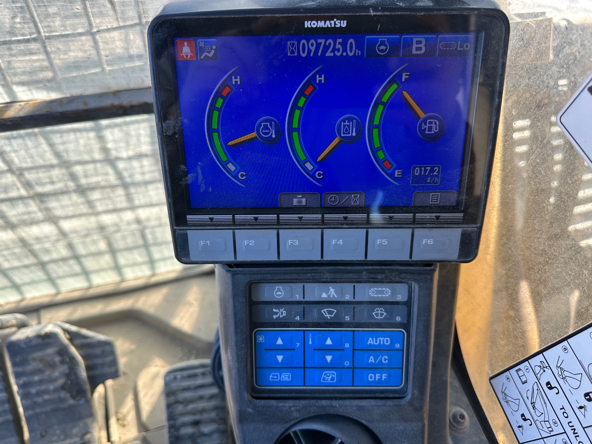 2014 KOMATSU PC490LC-10 - Image 32