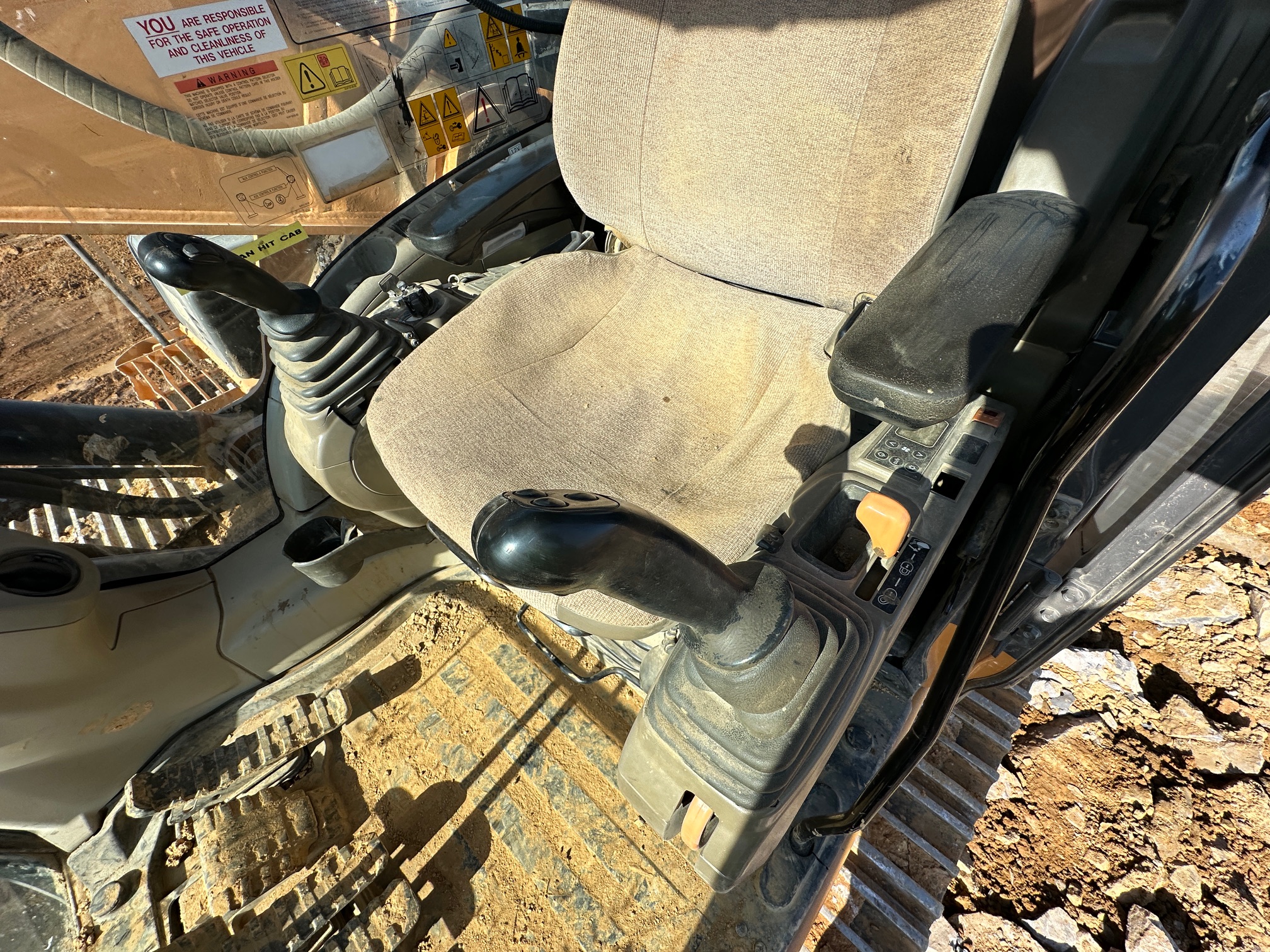 2015 CASE CX350C - Image 33