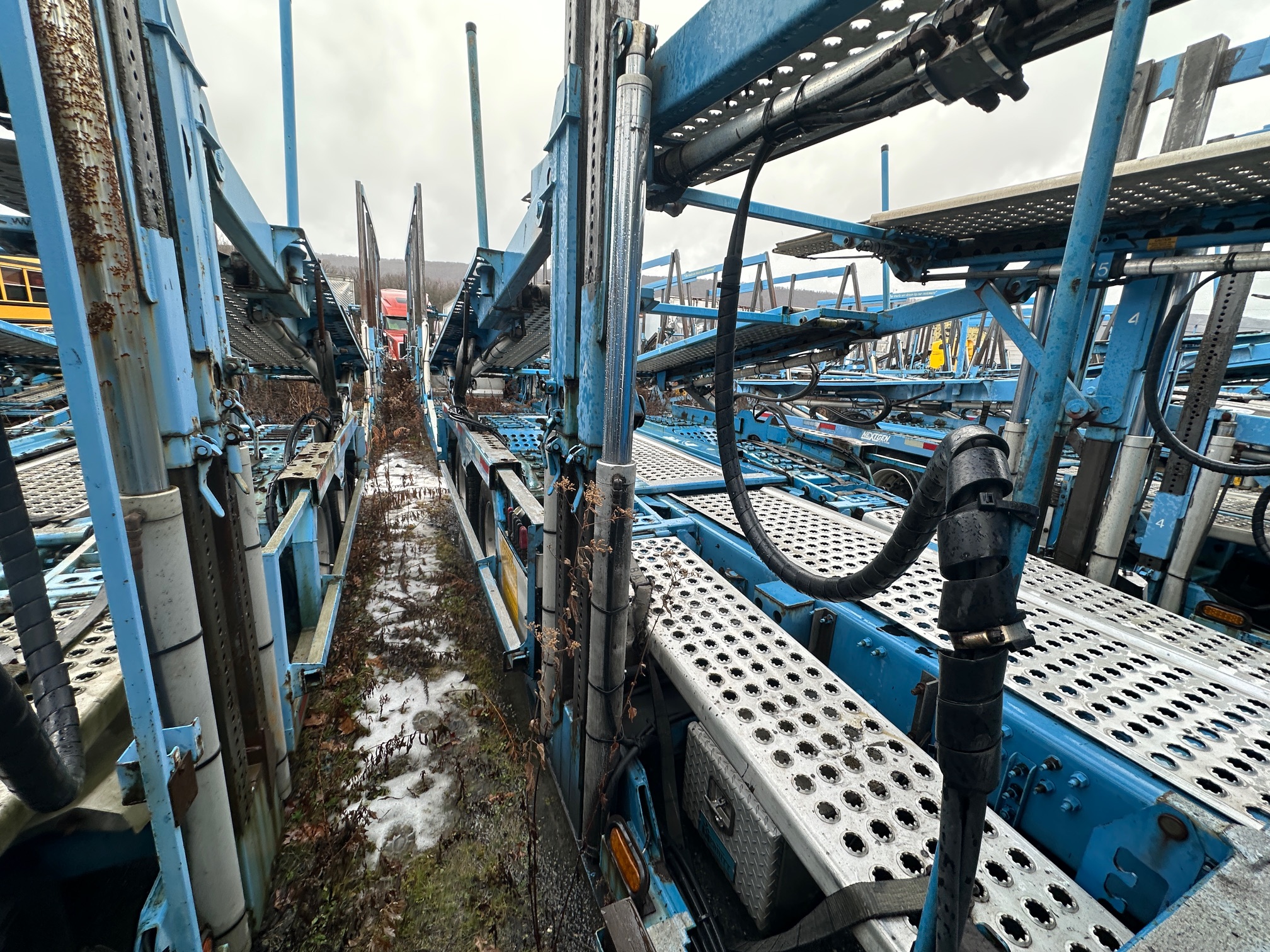 2015 VOLVO VAH Car Hauler - view 5 of 14