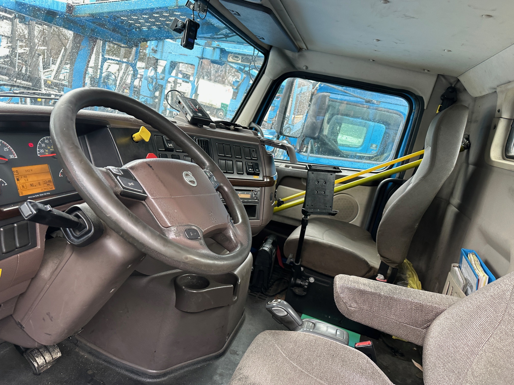 2015 VOLVO VAH Car Hauler - view 7 of 14