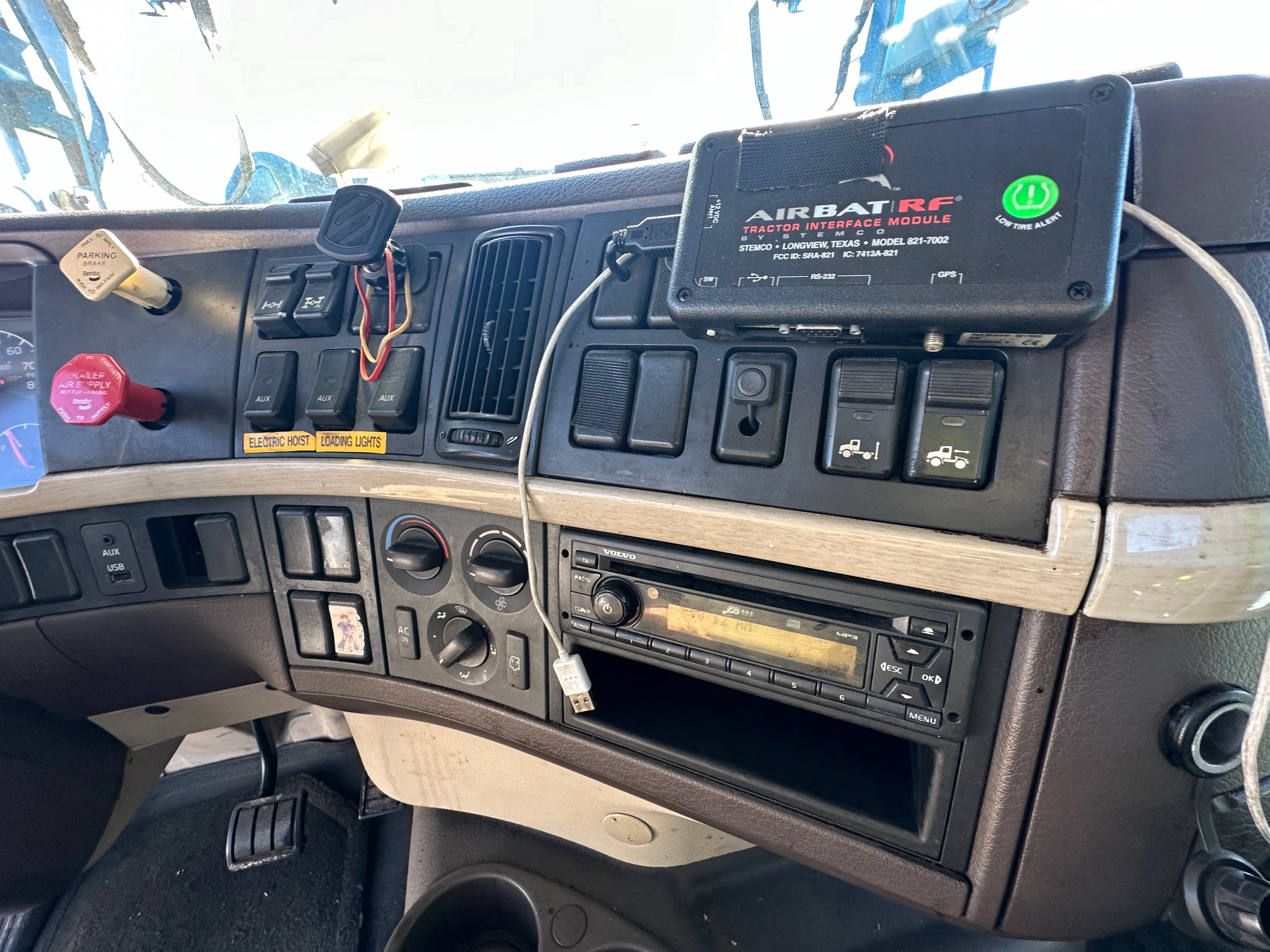 2013 VOLVO VAH66430 - Image 26