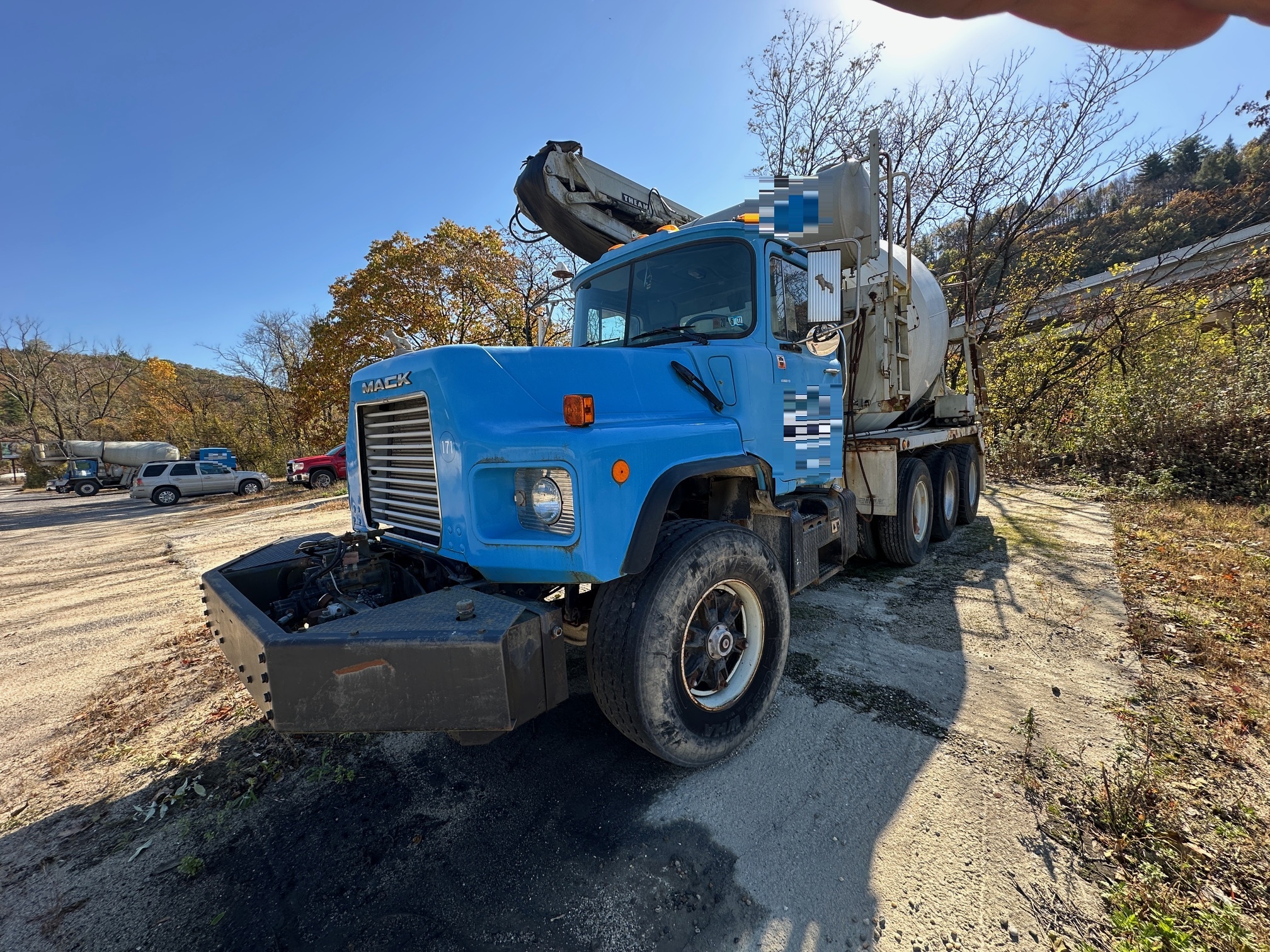 2000 MACK DM690S Conveyor - view 9 of 43